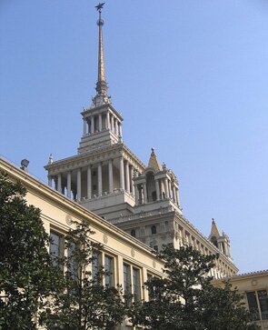 上海展览中心商务中心外观